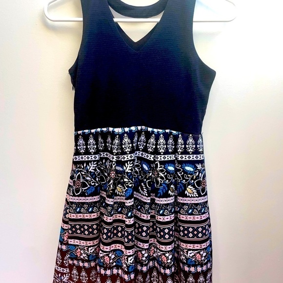 Knitworks Girls black and floral pattern Size 12 Dress - Picture 3 of 4